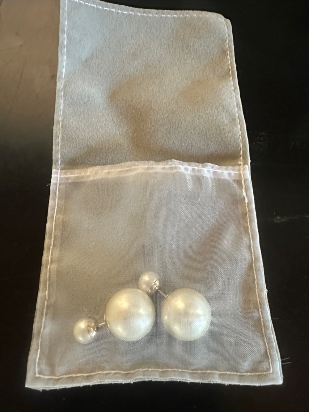 Dior Tribales Earrings
Gold-Finish Metal and White Resin Pearls - Picture 6 of 6
